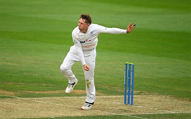 England spinner Dom Bess pens new multi-year contract with Yorkshire