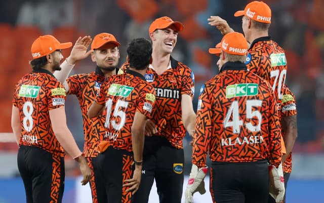 Which IPL teams increased their brand value in 2025?