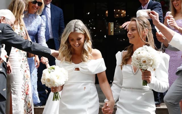 England batter Danni Wyatt-Hodge welcomes baby girl with partner Georgie