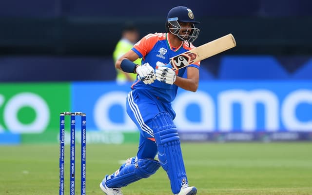 AUS vs IND 2025: 'I don't know why he's batting below Axar Patel' - Ex-Australian pacer's stunning remark on Team India star ahead of 4th T20I