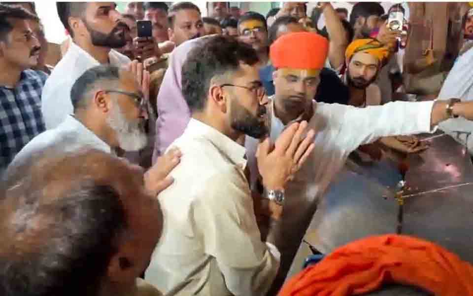 Virat Kohli visits Hanumangarh Temple in Ayodhya with wife Anushka Sharma ahead of IPL Playoffs