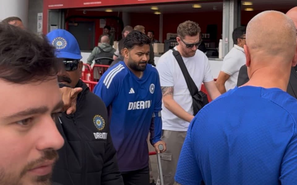 ENG vs IND 2025: Rishabh Pant arrives at Old Trafford on crutches