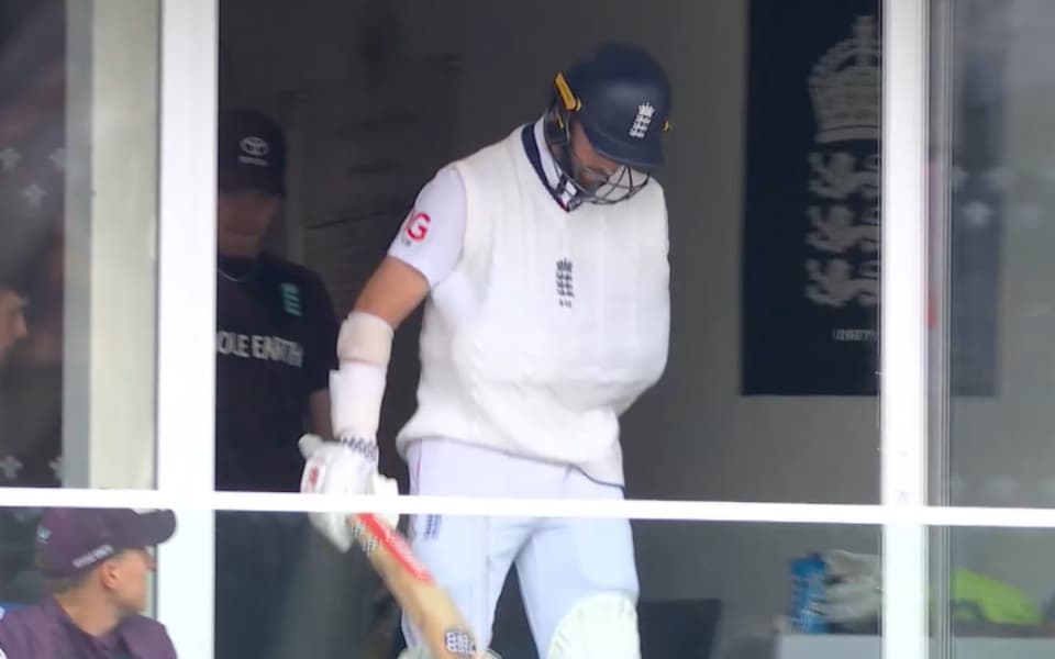 Chris Woakes likely to opt for rehab over surgery to get fit for Ashes