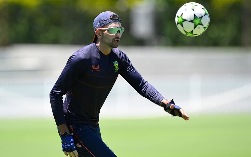 Spinner Keshav Maharaj joins Leicestershire to improve his game