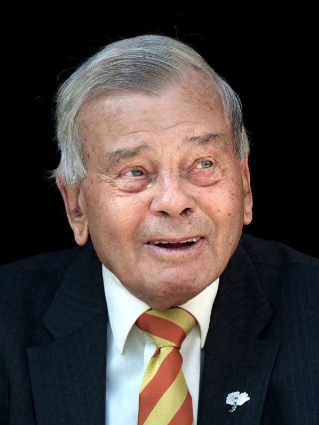 Legendary umpire Harold 'Dickie' Bird passes away at 92