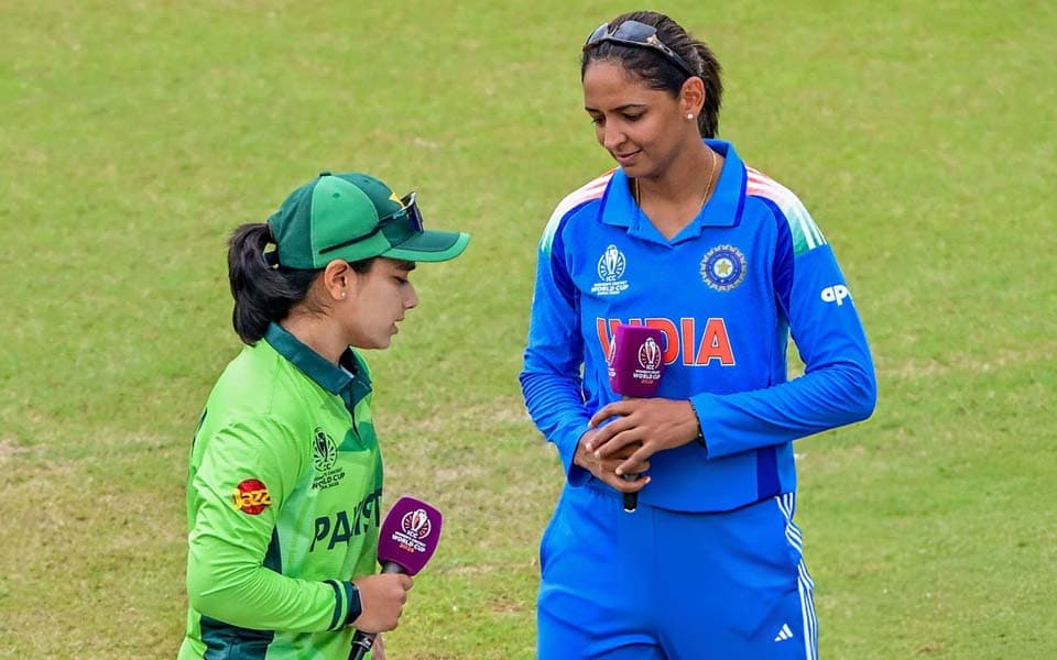 Women’s World Cup 2025: Harmanpreet Kaur, Fatima Sana avoid handshake as India's 'no handshake' stance continues