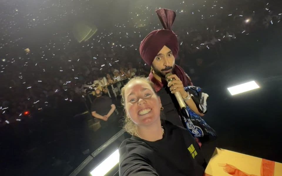 Amanda-Jade Wellington meets Diljit Dosanjh on stage during concert; picture goes viral