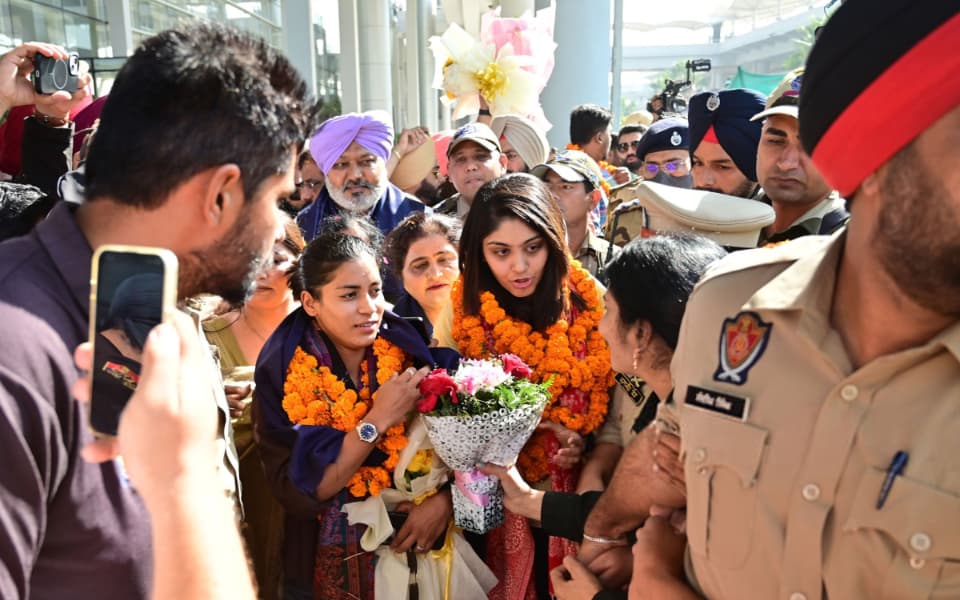 Women's World Cup 2025: Amanjot Kaur, Harleen Deol welcomed home with grand celebrations in Mohali