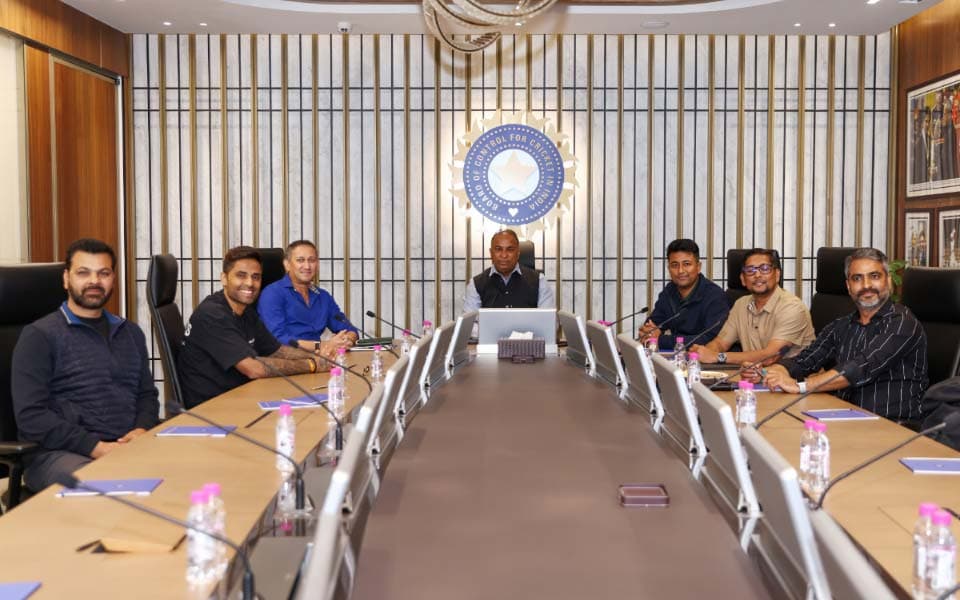 Why is Shubman Gill out of India's 2026 T20 World Cup squad?