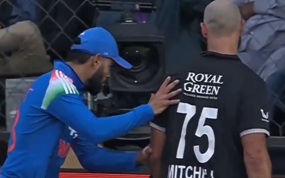 IND vs NZ 2026: Virat Kohli playfully pushes Daryl Mitchell off the field after Indore ODI century