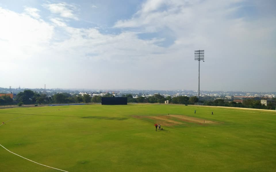 Ranji Trophy 2025-26: Fans slam KSCA's poor management in Hubli for Karnataka vs J&K Final