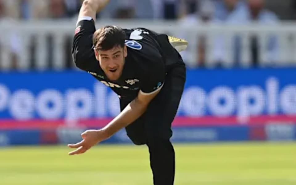 Ben Lister replaces injured Kristian Clarke for Bangladesh series