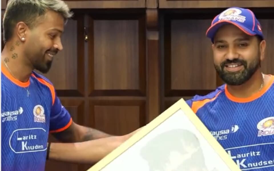 Hardik Pandya's heartfelt tribute to Rohit Sharma for completing 15 years at MI