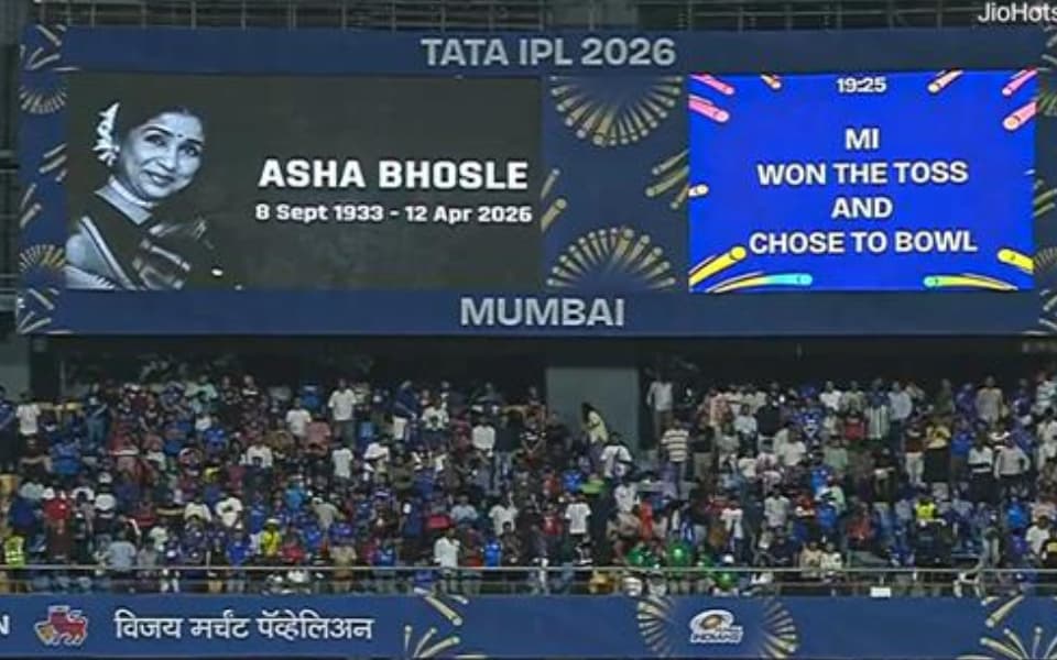Late Asha Bhosle gets tribute as players observe moment of silence during MI vs RCB match