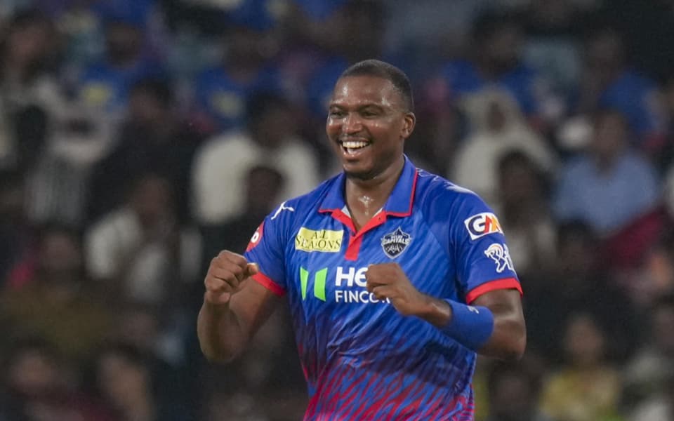 IPL 2026: Delhi Capitals bowler Lungi Ngidi stretchered off in ambulance after injury vs Punjab Kings