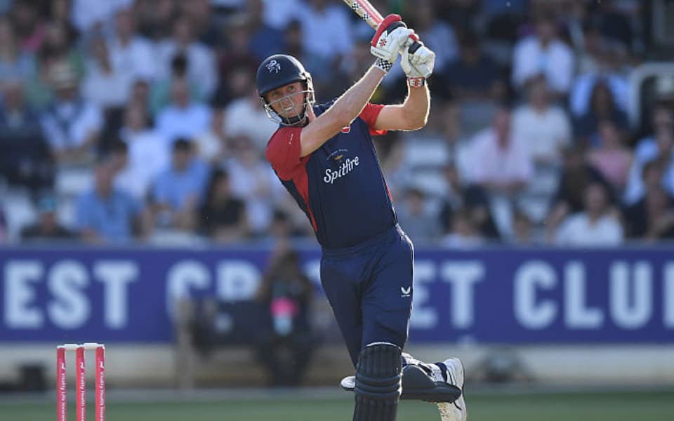 T20 Blast 2026: Dropped England star Zak Crawley roars back into form with match-winning knock against Sussex