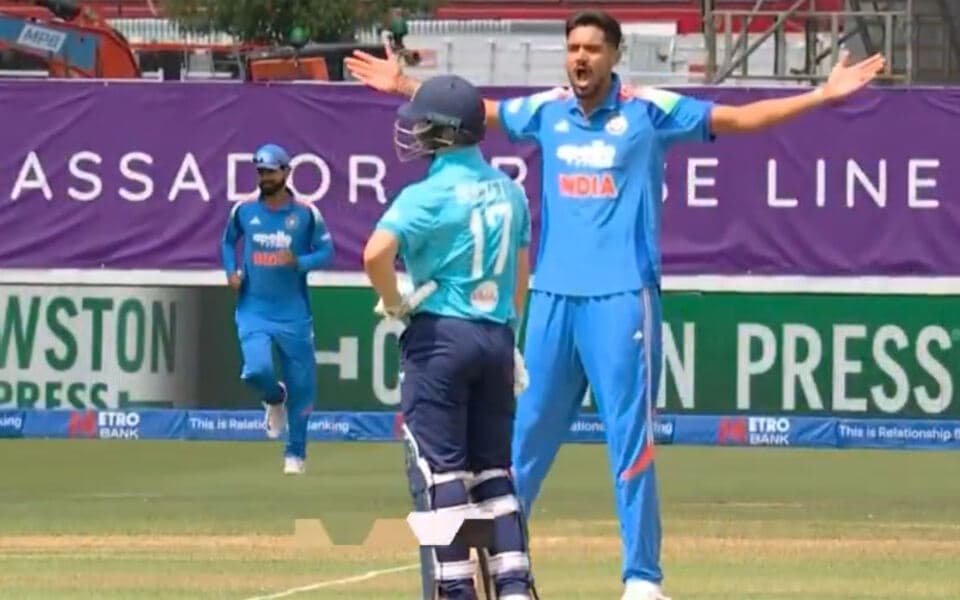 Gurnoor Brar gives Ben Duckett a fiery send off in first ODI