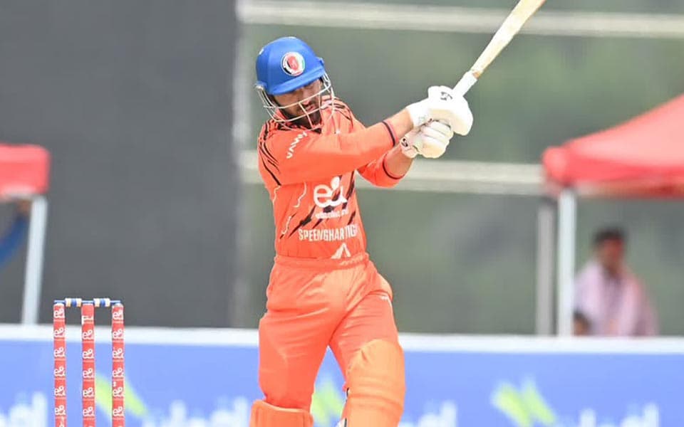 Ismat Alam wins Player of the Tournament award at Shpageeza Cricket League 2026