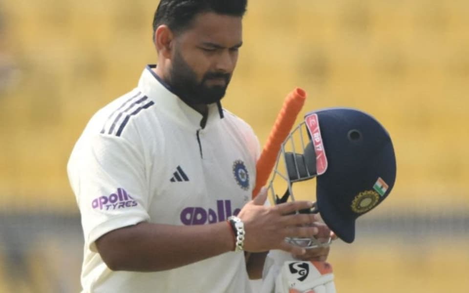 'Left way behind in logic and cricketing sense' - Rishabh Pant lambasted for poor dismissal in Galle Test