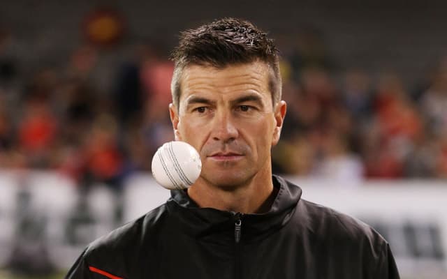 Simon Helmot resigns as Melbourne Renegades' WBBL coach