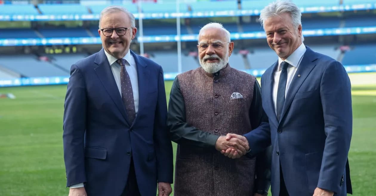 PM Narendra Modi shares special moment with Steve Waugh during MCG visit